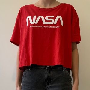 Cropped NASA shirt.